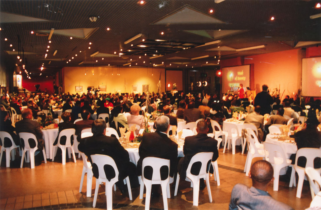 05-02Hosting-a-city-pastors-dinner-with-500-pastors-from-the-city-of-Pretoria