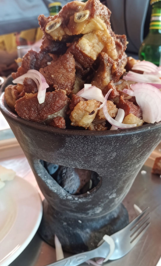 KnockingEthiopiasDoor02