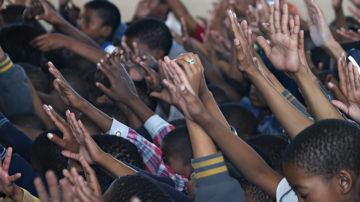 Live-School-Evangelizes-the-Lost