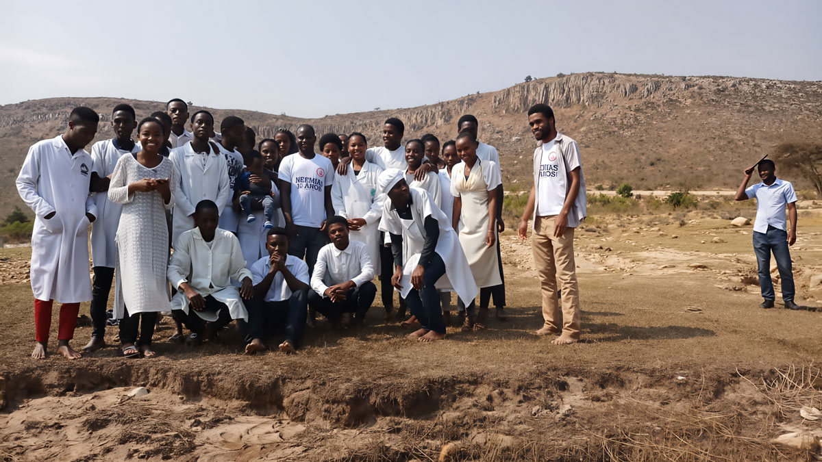 Zambia-team-on-planting-outreach-to-Rwanda